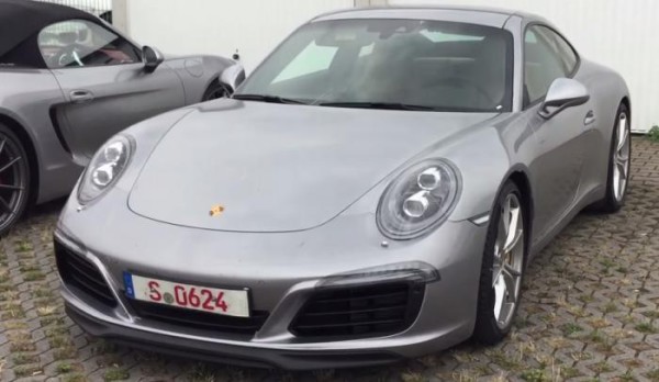 Обновленное купе Porsche 911 засняли в Германии