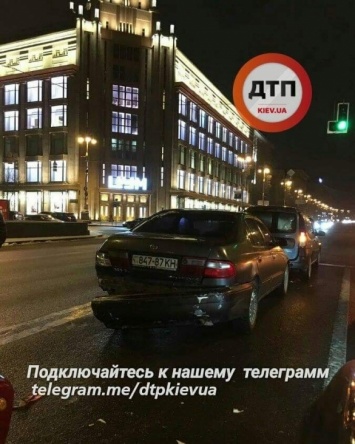 В центре Киева произошло тройное ДТП