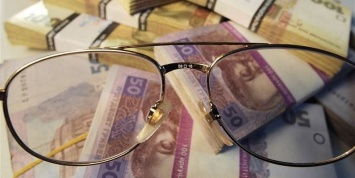ПриватБанк увеличил в два раза пенсию восьми украинским пенсионерам
