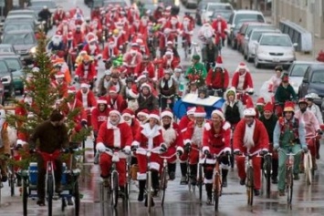По Харькову проедут Деды Морозы на велосипедах