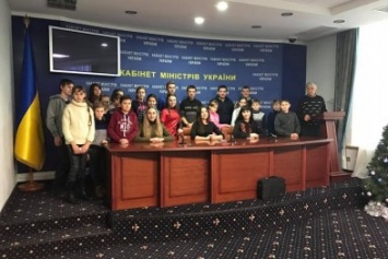 Школьники Добропольского района побывали на экскурсии в Верховной Раде Украины