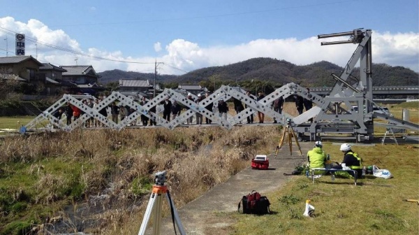Японские ученые создали уникальный раскладной мост