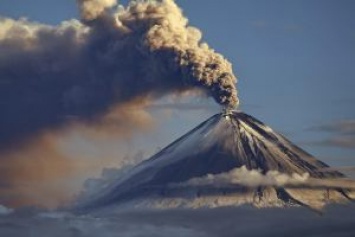 Россия: К вулкану подходить не рекомендуется