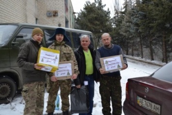 Накануне праздников криворожане и вольнянцы поздравили защитников Украины (ФОТО)