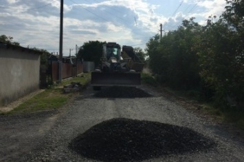 В Александровке проведены работы по благоустройству территории (фото)