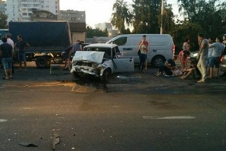 В ДТП с иномаркой в Краснодаре один человек погиб, четверо травмированы