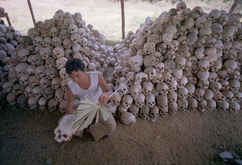 Анджелина Джоли снимет фильм о режиме красных кхмеров