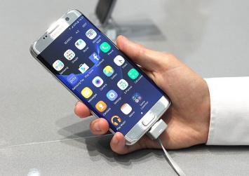 Флагман Samsung Galaxy S8 можно будет превратить в полноценный компьютер