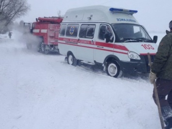 За сутки в Хмельницкой области спасатели вытащили из заносов 15 автомобилей