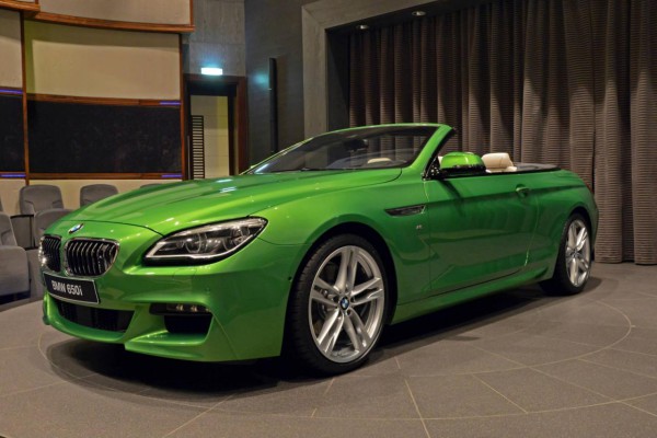 В Дубае показали зеленый кабриолет BMW 650i