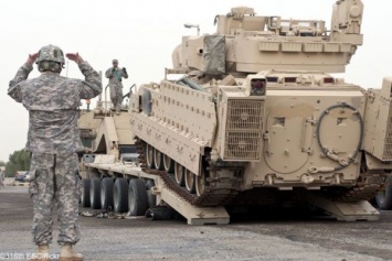 BZ: США отправляют 900 вагонов военной техники "на войну с Россией"