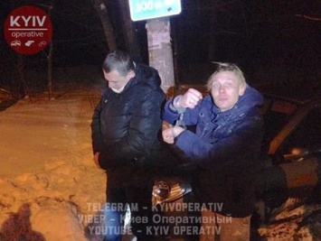 В Киеве угонщиков остановил бордюр