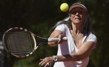 83-летняя женщина в Аргентине борется за звание чемпионки по теннису