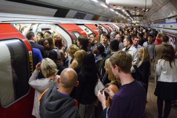 В Лондоне возник транспортный коллапс из-за забастовки работников метрополитена