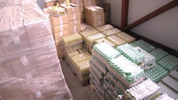 В Крыму накрыли несколько складов, где хранилось сырье для суррогатного алкоголя (ФОТО)