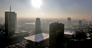 В Польше уровень смога превысил норму в четыре раза. Проезд и парковки стали бесплатными