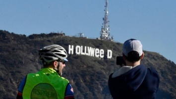 Вандал, изменивший надпись Hollywood в Лос-Анджелесе, сдался властям