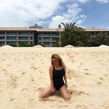 Анна Семенович выложила в Instagram сексуальное фото с отдыха