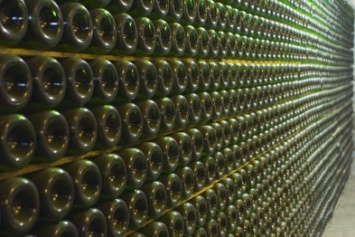 «Массандра» намерена закупить 6 млн бутылок не дороже 157,5 млн руб