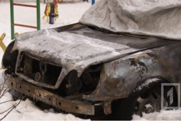 Сначала угрожали, потом сожгли: Одесскому бизнесмену уничтожили автомобиль (ФОТО)