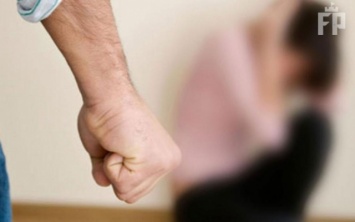 Наказание за издевательства над женщиной - штраф в 510 грн
