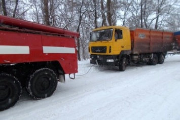 Кировоградская область: в течение минувших суток спасатели 22 раза оказывали помощь автотранспорта на дорогах области