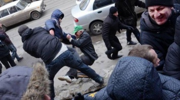 Аваков и Пашинский трудоустроили "титушек", которых нанимали при Януковиче для разгона Майдана