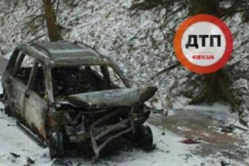 Смертельное ДТП в Хмельнитчине: автомобиль с людьми сгорел дотла