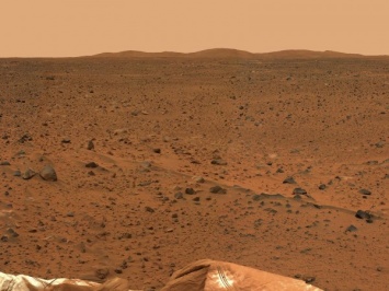 Ученые не нашли следов жидкой воды на поверхности Марса