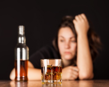 Ученые: Ранняя половая жизнь приводит девушек к алкоголизму