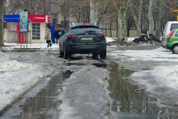Одесская полиция будет наказывать дворников за снег на дорогах