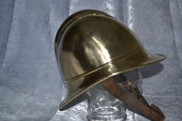 В Санкт-Петербурге полиция нашла украденный старинный шлем