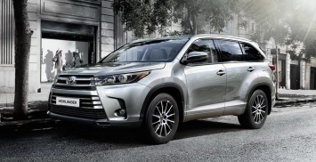 Объявлены цены на обновленный Toyota Highlander для рынка России