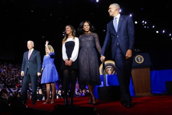 Мишель Обама во время прощальной речи мужа в Чикаго