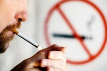 Минтруд ответил Минздраву на предложение увеличить рабочий день курильщикам