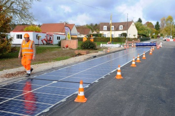 В России хотят построить дорогу на солнечных батареях