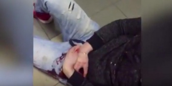 Работники петербургской больницы оставили истекающего кровью человека ждать в коридоре