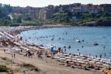 Болгария обнародовала цены на пляжные шезлонги и зонты
