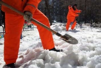 Власти Симферополя рассказали, как убирают город после очередного снегопада