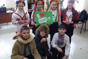 В редакции сайта Сум 0542.ua щедровали детки-переселенцы (ФОТО+ВИДЕО)