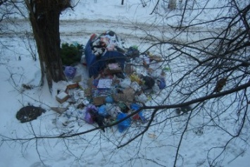 Одесские улицы завалили мусором: отходы не вывозят (ФОТО)