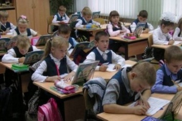С понедельника школьники Запорожской области сядут за парты