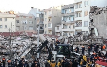 В Стамбуле произошел смертельный обвал здания: опубликованы видео