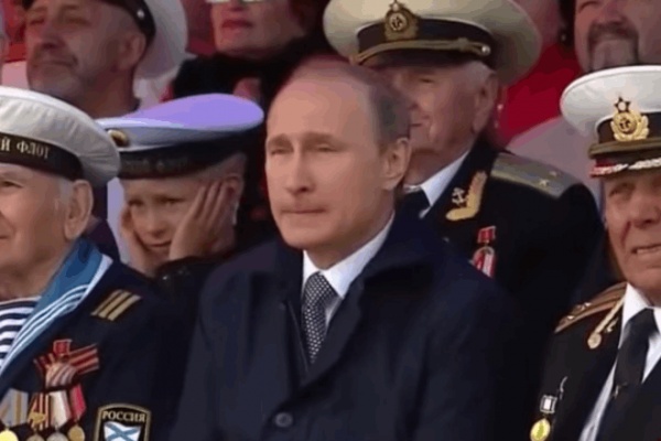 Путин кусал губы, когда на параде ВМФ не взлетела ракета