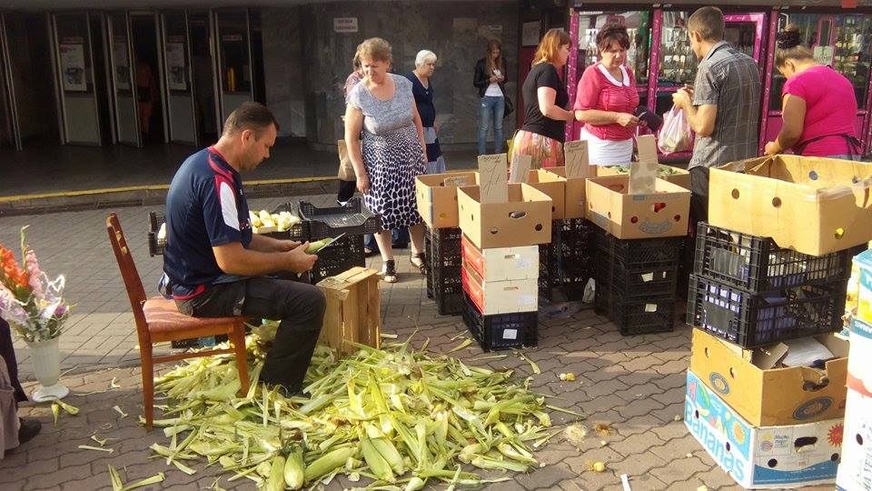 Полиция игнорирует стихийный базар на Героев Днепра