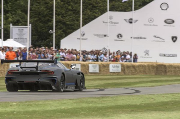 Aston Martin могут выпустить дорожную версию суперкара Vulcan