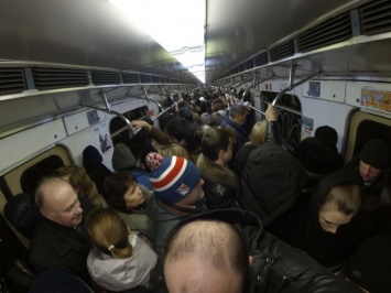 Московское метро работает в усиленном режиме из-за снегопада