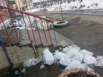 В Тверской области ребенок провалился в ледяную глыбу
