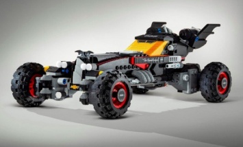 В Детройте представили полноразмерный бэтмобиль из кубиков LEGO