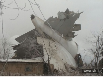 Количество погибших после падения самолета в Киргизии увеличилось до 32